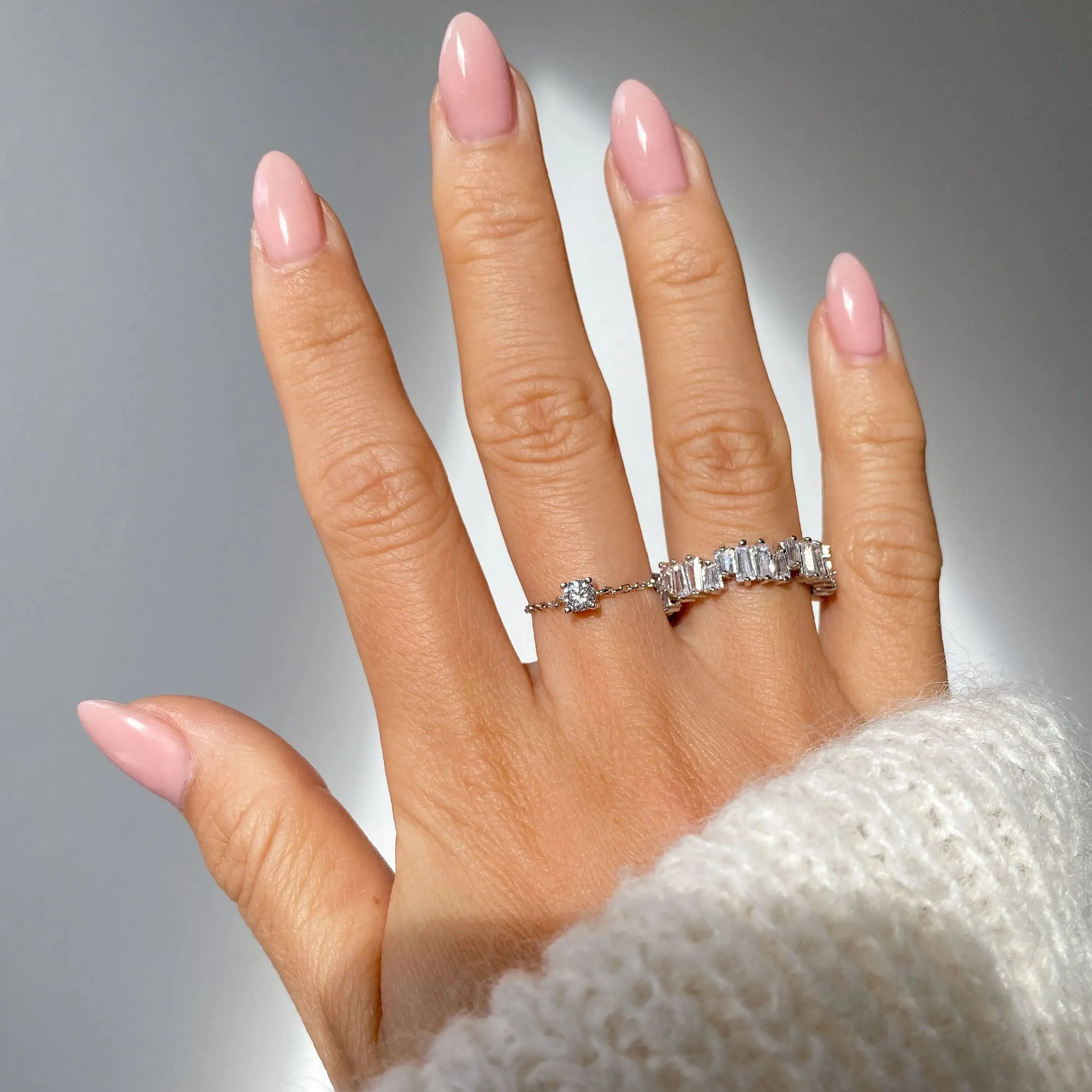 Dainty Round Chain Ring - Image 2