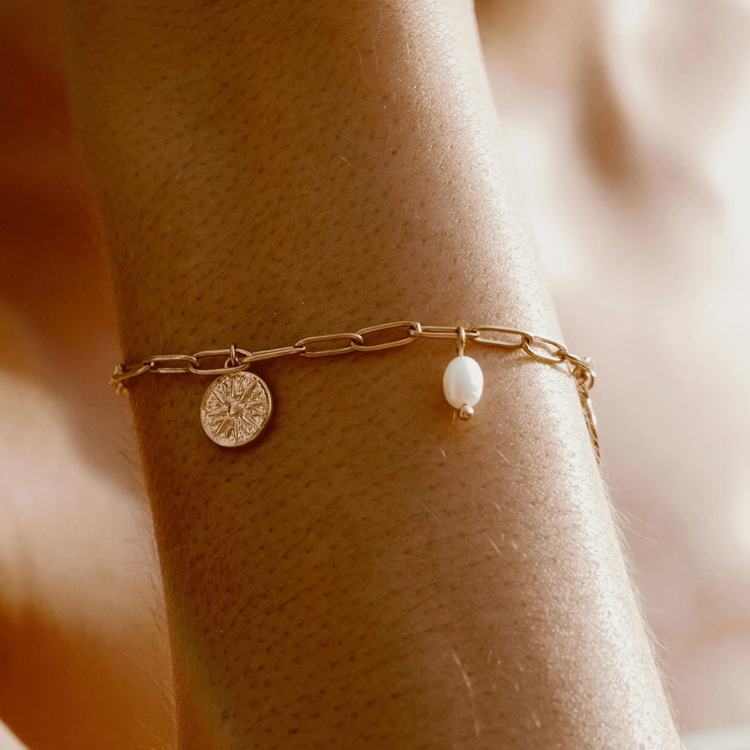 Goldener Sonnenarmband - Image 2