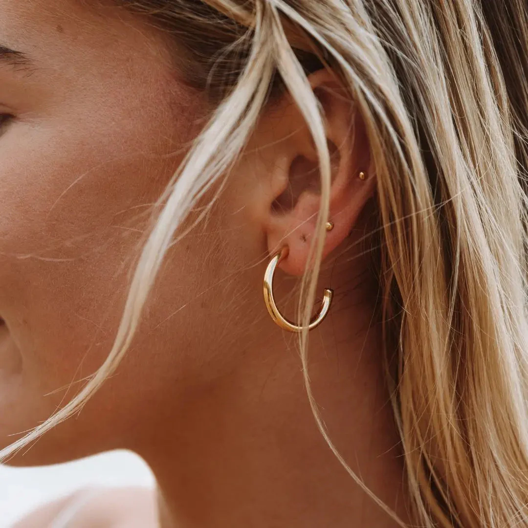Große Huggie-Earrings - Image 2