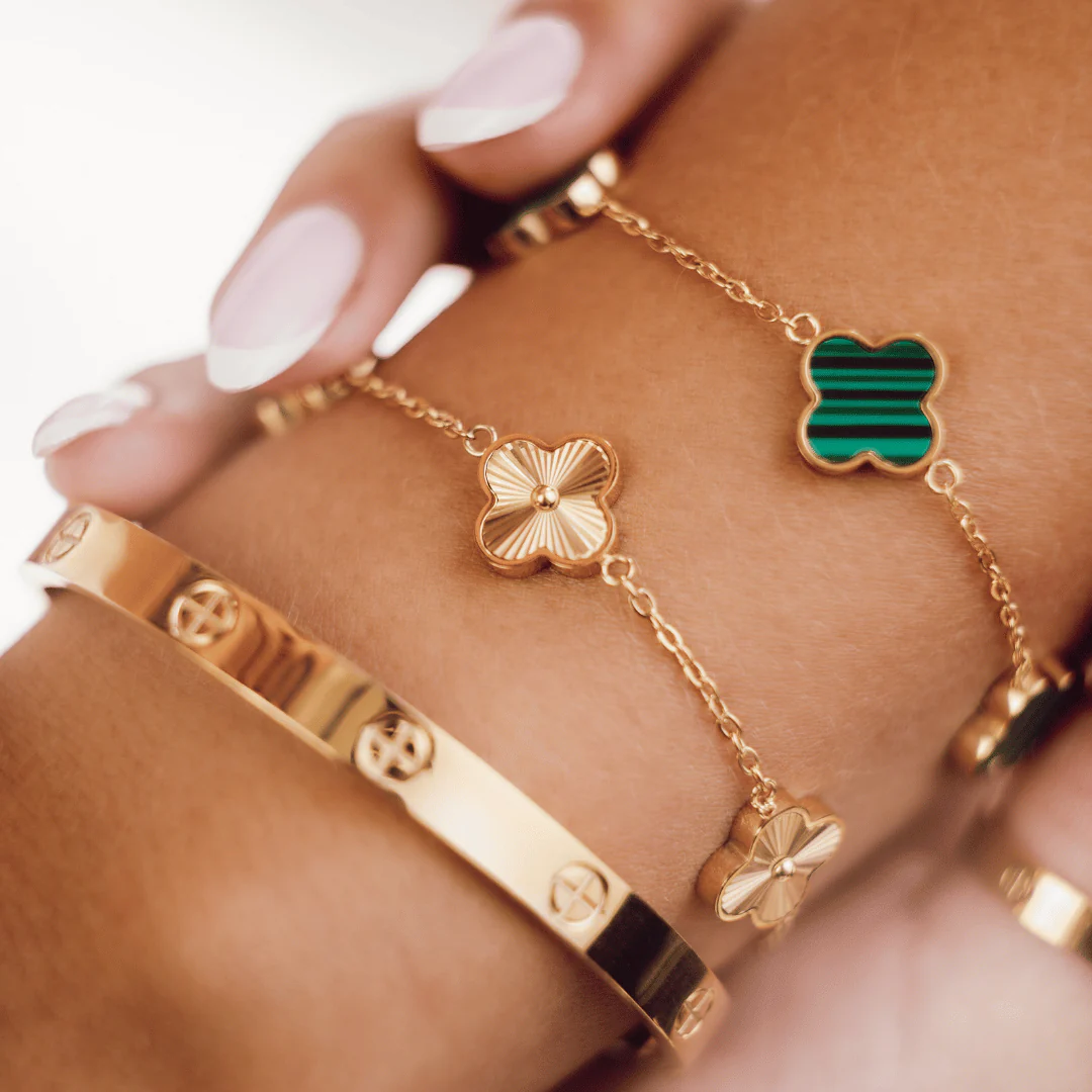 Plain Clover Bracelet - Image 3