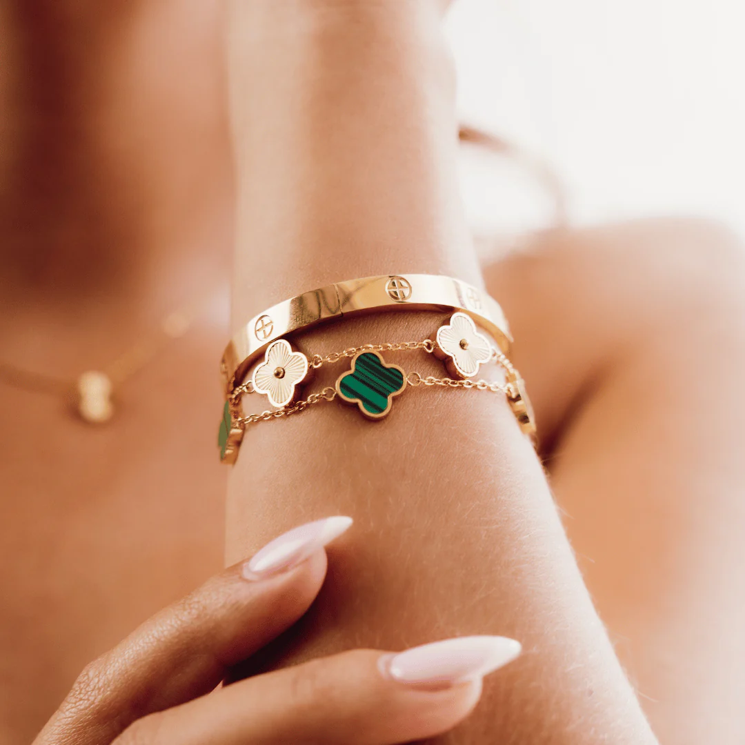 Plain Clover Bracelet - Image 5