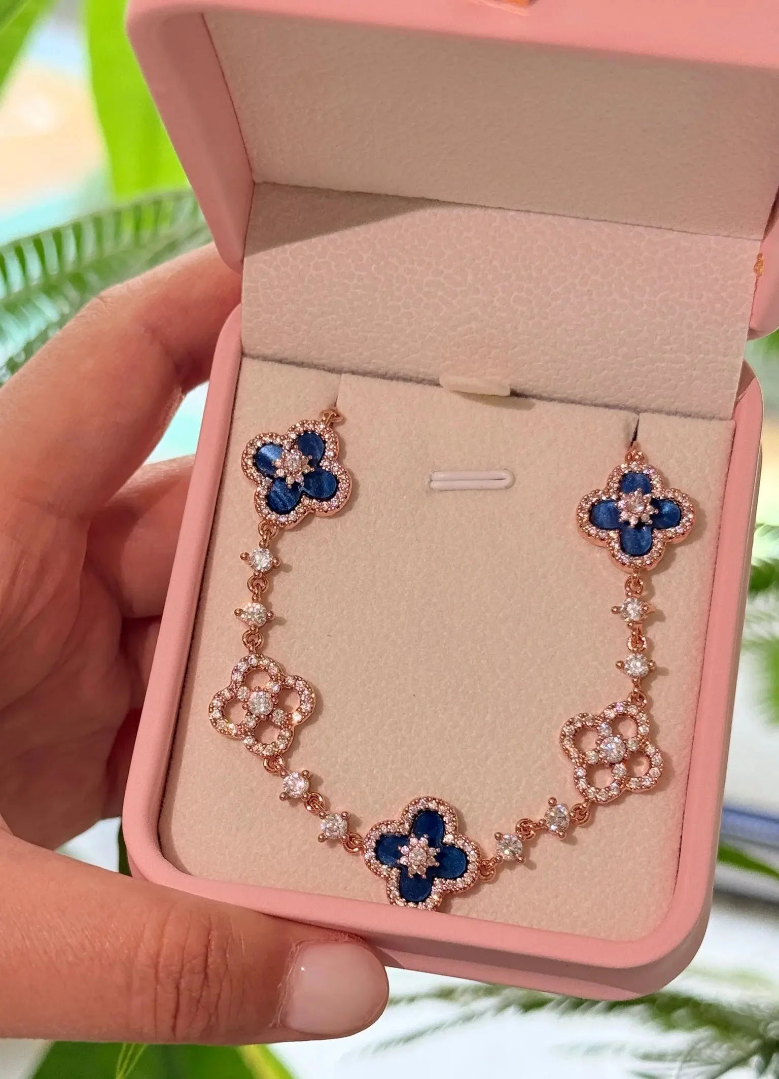 Sakura Cleef Bracelet - Image 8