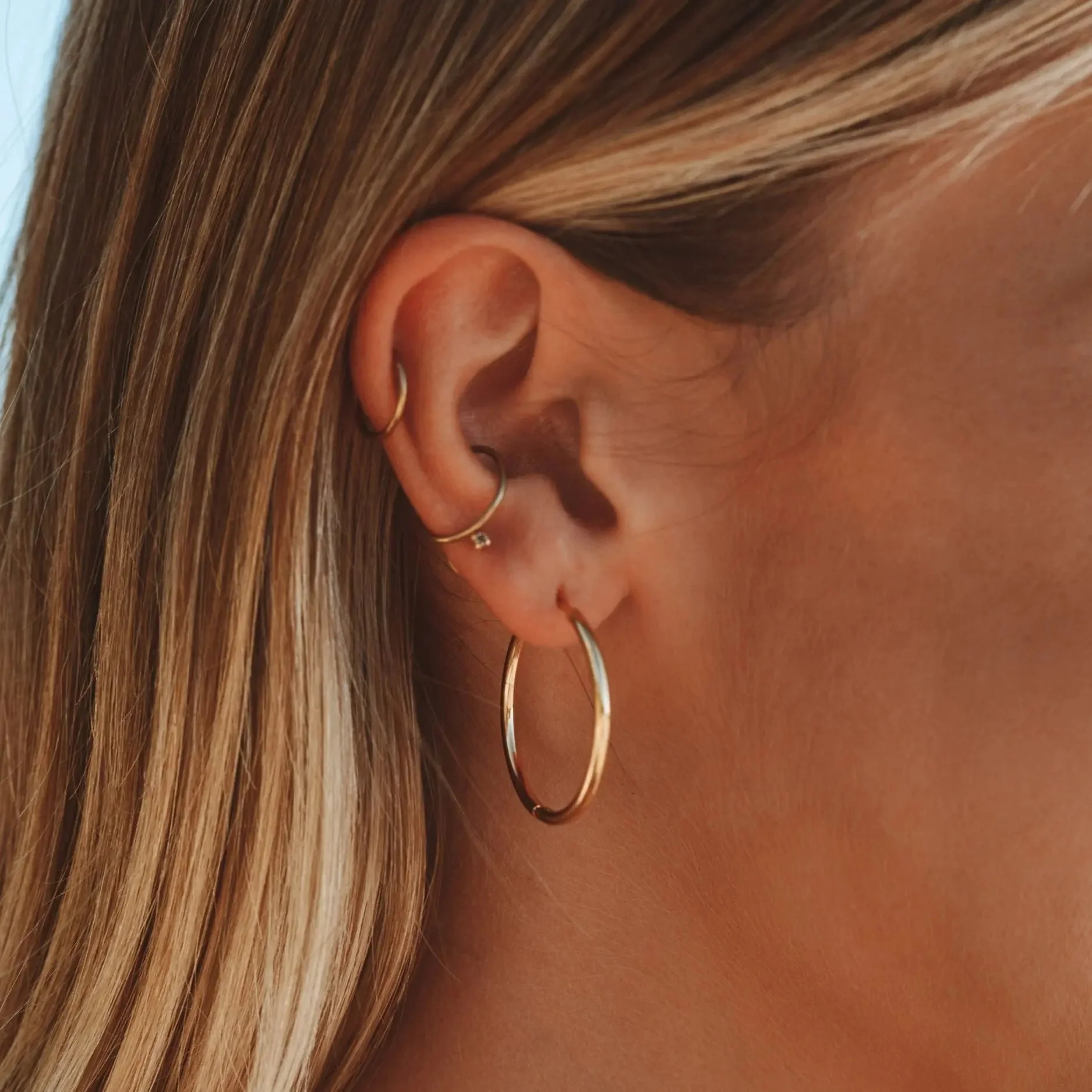 Schlichte Huggie-Earrings - Image 5